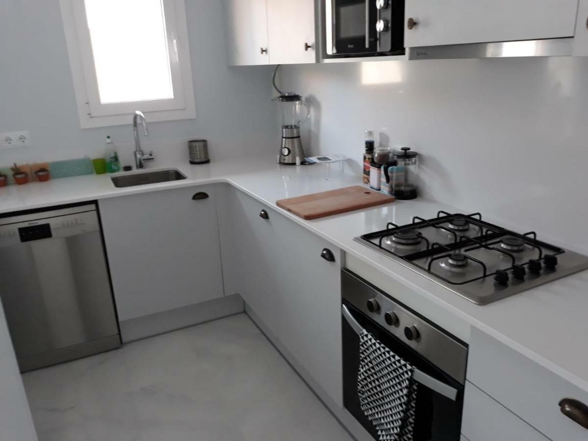2 Bedroom Apartment In The Old Town, Close To The Beach L'Escala Exterior photo