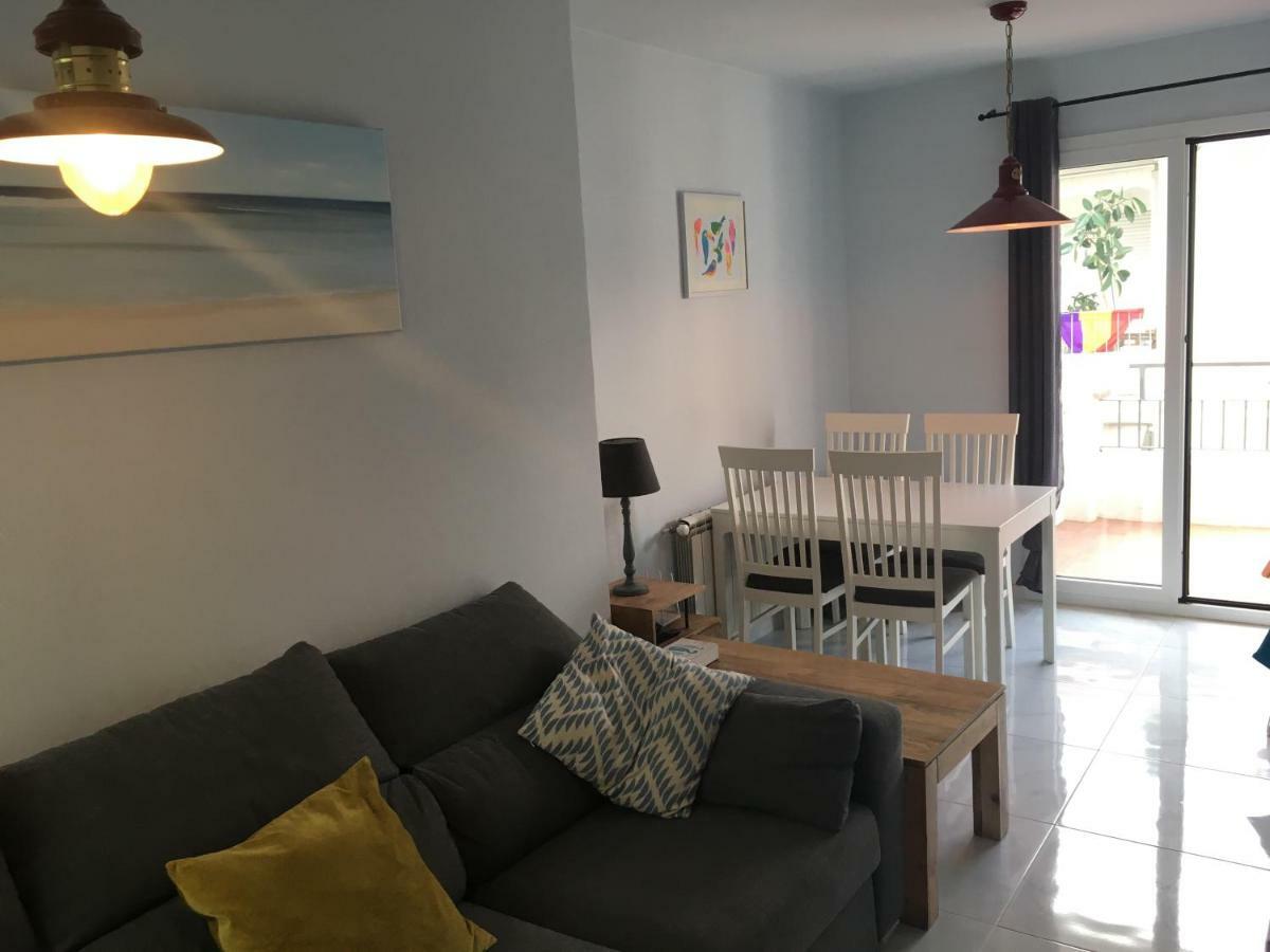 2 Bedroom Apartment In The Old Town, Close To The Beach L'Escala Exterior photo