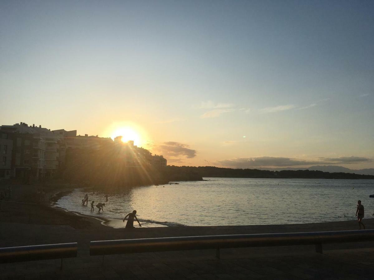2 Bedroom Apartment In The Old Town, Close To The Beach L'Escala Exterior photo